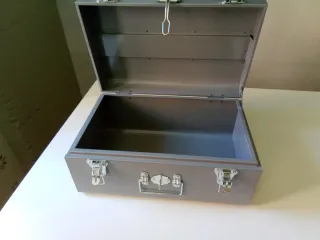 Baúl metálico gris diseño maleta almacenaje