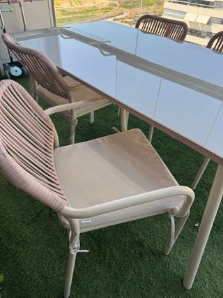 Mesa de jardín Arhiza SKLUM cristal y metal