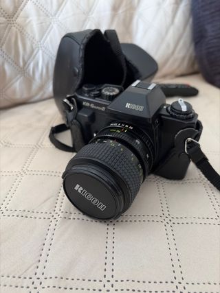 Cámara Ricoh KR-5 Super II con funda