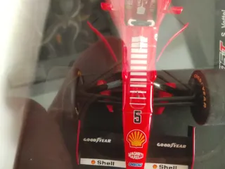 Ferrari 1/18 Schumi f310B 1997