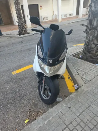 Suzuki Burgman 150cc Scooter