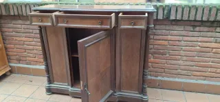 Cómoda antigua de madera