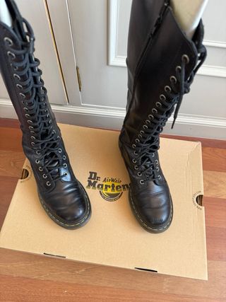 Botas Dr. Martens altas negras
