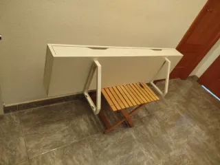 Mueble recibidor blanco con cajones