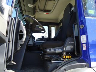 MAN TGS 26 440-CAMIONES GANCHO + GRUA