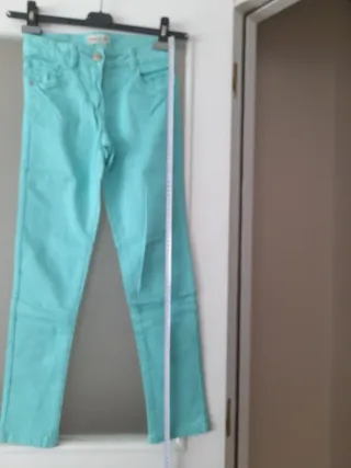 Pantalón vaquero turquesa T.11-12