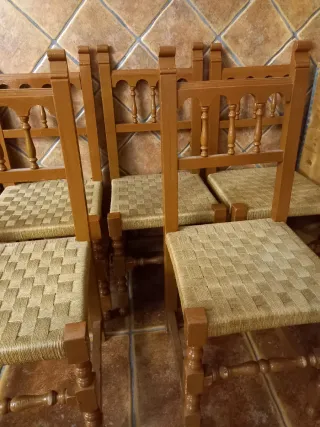 Juego de 6 sillas de madera