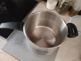 Olla exprés 6L sin tapa,fagor,apta para vitro,indu