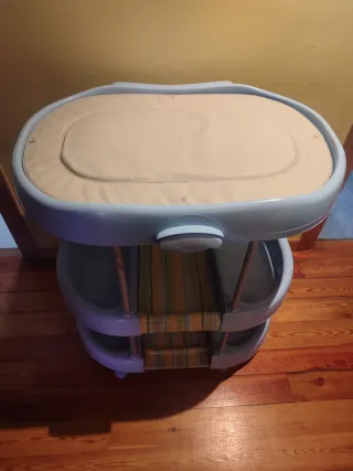 Cambiador y bañera para bebé