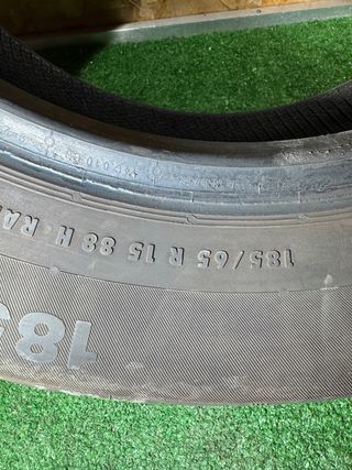 Neumático Continental 185/65R15 88H