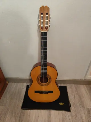 Guitarra Clásica Infantil + Funda