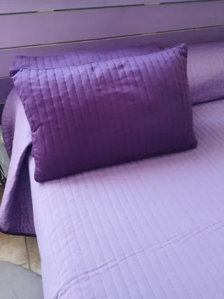 Cojines morados de tela