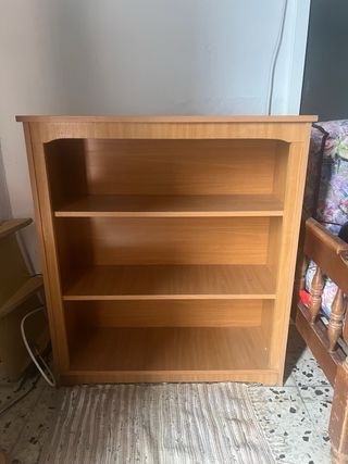 Aparador de madera marrón