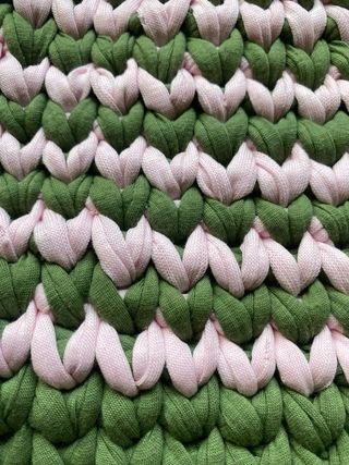 Bolso de ganchillo verde y rosa