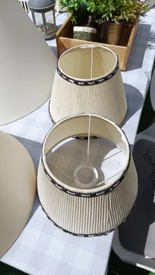 4 Pantallas de Lámpara Beige y Blancas