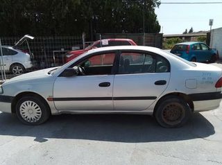 Toyota 5323557 faro izq 54533366 avensis berlina