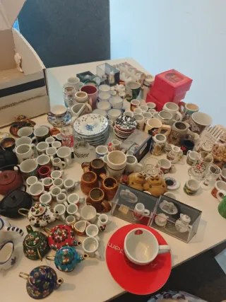 Collezione Mini Tazze, Piatti e Teiere