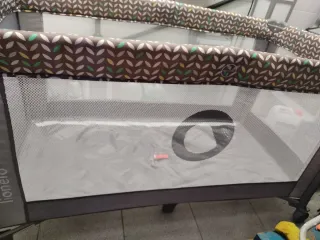 Cuna de viaje Lionelo Stefi gris