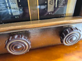 Radio Antigua Verdi Marrón y Dorada