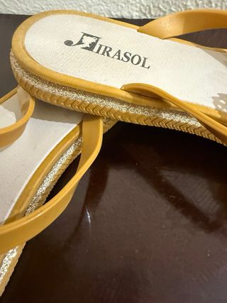 Sandalias Jirasol Amarillas Flores