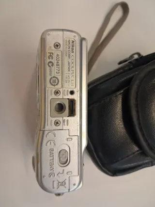 Cámara Nikon Coolpix L11 Plata 6MP