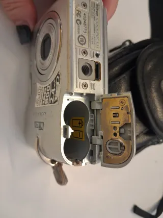 Cámara Nikon Coolpix L11 Plata 6MP