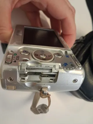 Cámara Nikon Coolpix L11 Plata 6MP