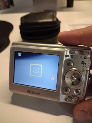 Cámara Nikon Coolpix L11 Plata 6MP