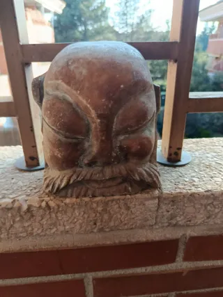 Figura cabeza piedra natural tallada