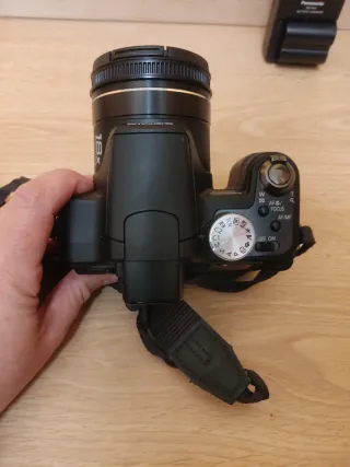 Cámara Panasonic Lumix DMC-FZ28 Negra