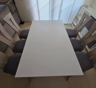 Mesa de comedor extensible con 6 sillas