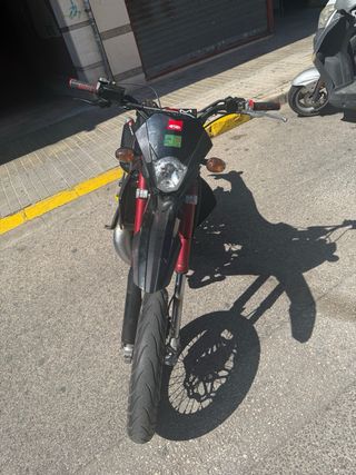 Rieju MRT Supermotard Negra/Roja en perfect estado