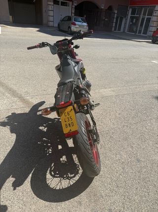 Rieju MRT Supermotard Negra/Roja en perfect estado