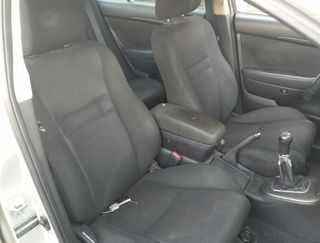 383118 cinturón seguridad tras izq toyota avensis