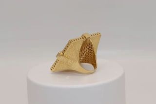 SELLO CUADRADO GRECA MEDUSA ONIX Y CIRCON. Oro18k.