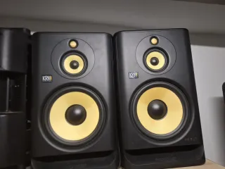 KRK 10 Monitores de Estudio