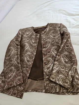 Conjunto falda, blusa y chaqueta + zapatos