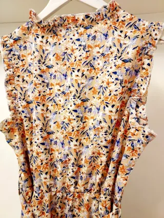 Vestido estampado floral sin mangas