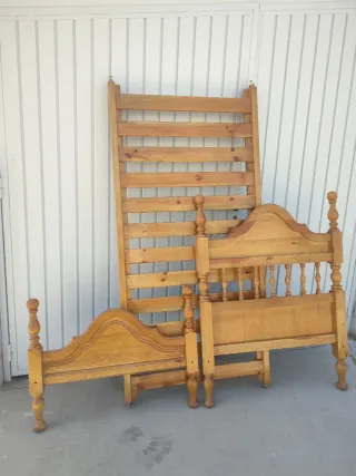 Letto in legno massello