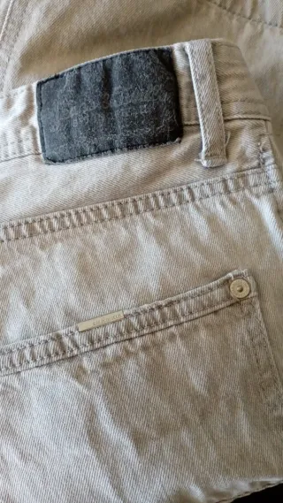 Pantalón corto vaquero gris