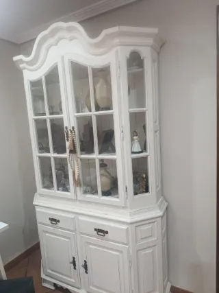 Vitrina Blanca con Puertas de Cristal