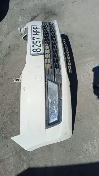 Faro Derecho y paragolpes delantero