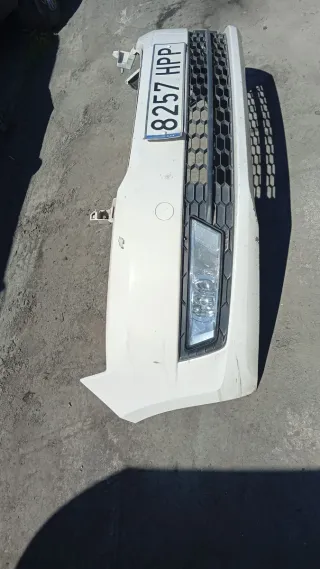 Faro Derecho y paragolpes delantero