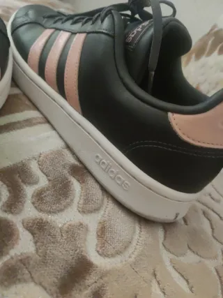 Zapatillas Adidas Negras y Rosas