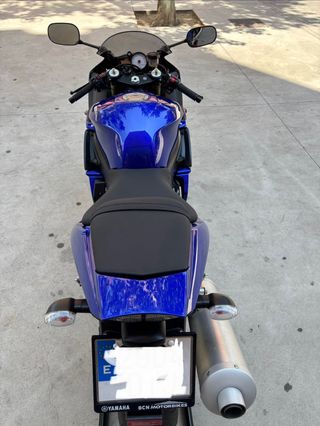 Yamaha R6 Azul Sportbike