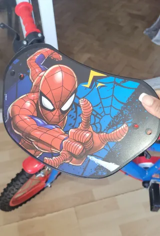 Bicicleta infantil 16" con ruedines, portabotella.