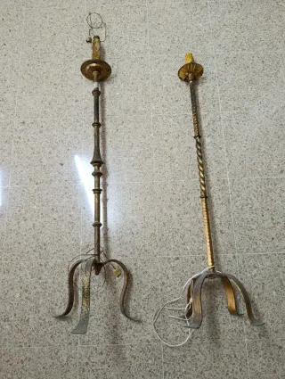 Lámparas de pie góticas antiguas