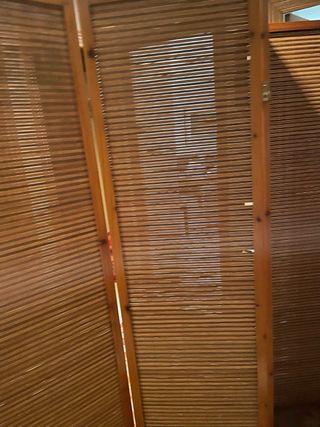 Biombo separador de ambientes de madera
