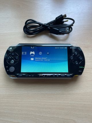 PSP Negra 32GB + Cable Cargador y PC