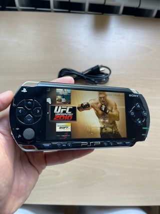 PSP Negra 32GB + Cable Cargador y PC